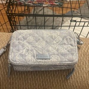 Ver Bradley crossbody wallet